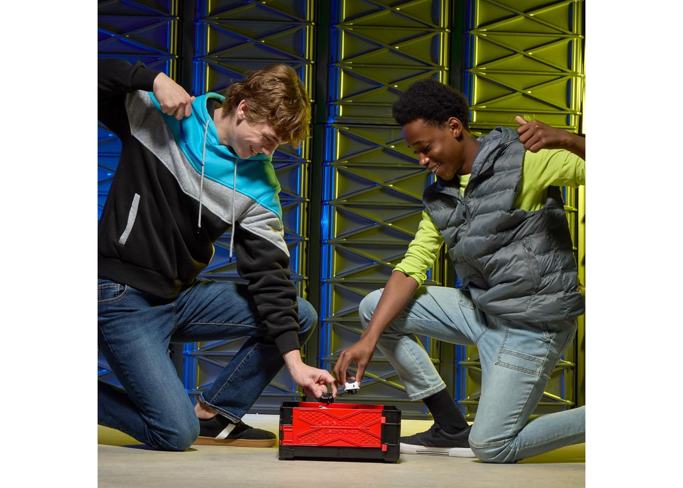 Арена Бейблейд Х Збирається в Кейс Beyblade Beystadium X-Celerator Clash and Carry Battle Arena Hasbro G0841