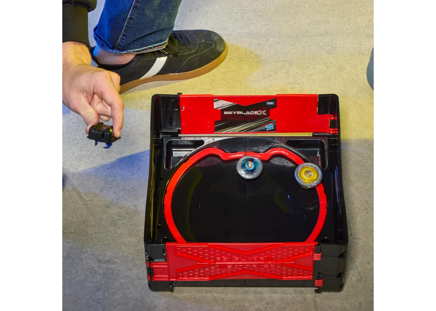 Арена Бейблейд Х Збирається в Кейс Beyblade Beystadium X-Celerator Clash and Carry Battle Arena Hasbro G0841