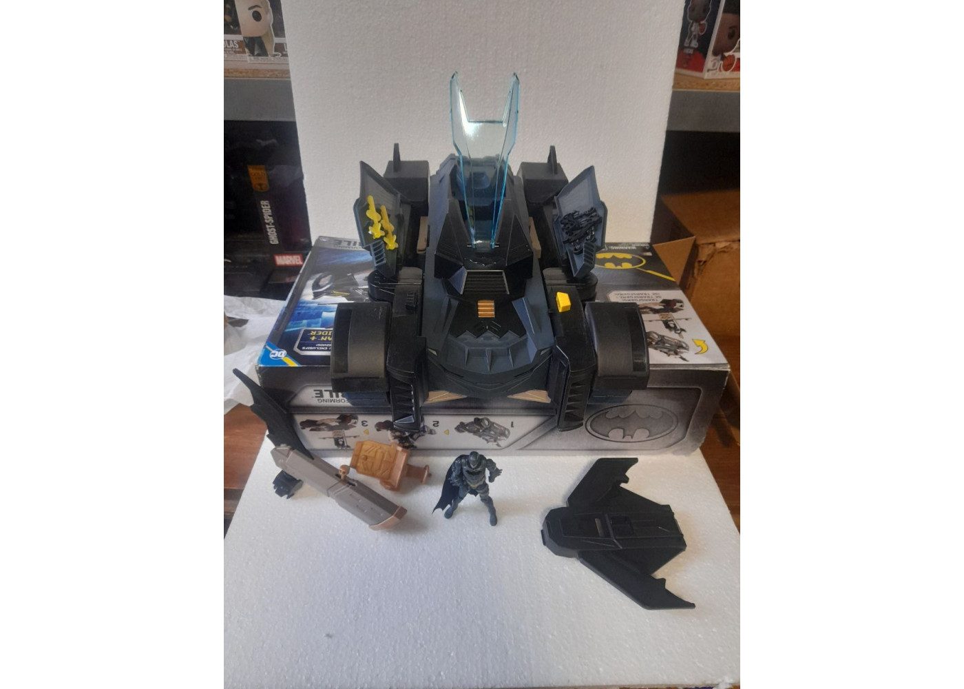Набір (Уцінка) Бетмобіль-Трансформер з фігуркою Бетмен Transforming Batmobile Spin Master B6070131