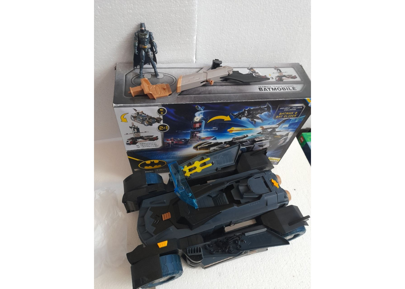 Набір (Уцінка) Бетмобіль-Трансформер з фігуркою Бетмен Transforming Batmobile Spin Master B6070131B