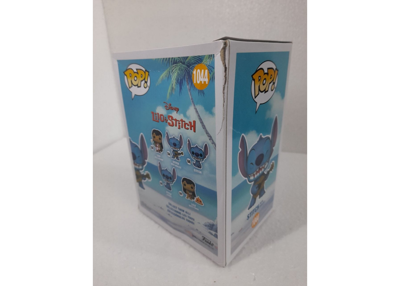 Фігурка Фанко Стіч у Блискітках (Уцінка) №1044 Lilo and Stitch with Ukulele Diamond Collection Funko B57488