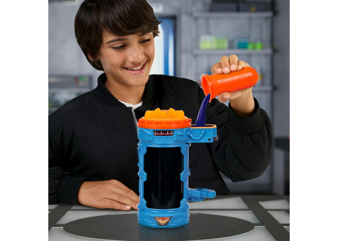 Фигурка Пантера Лаборатория Превращения Мистера Биста MrBeast Lab Mutators Fire Panther Moose Toys 25009