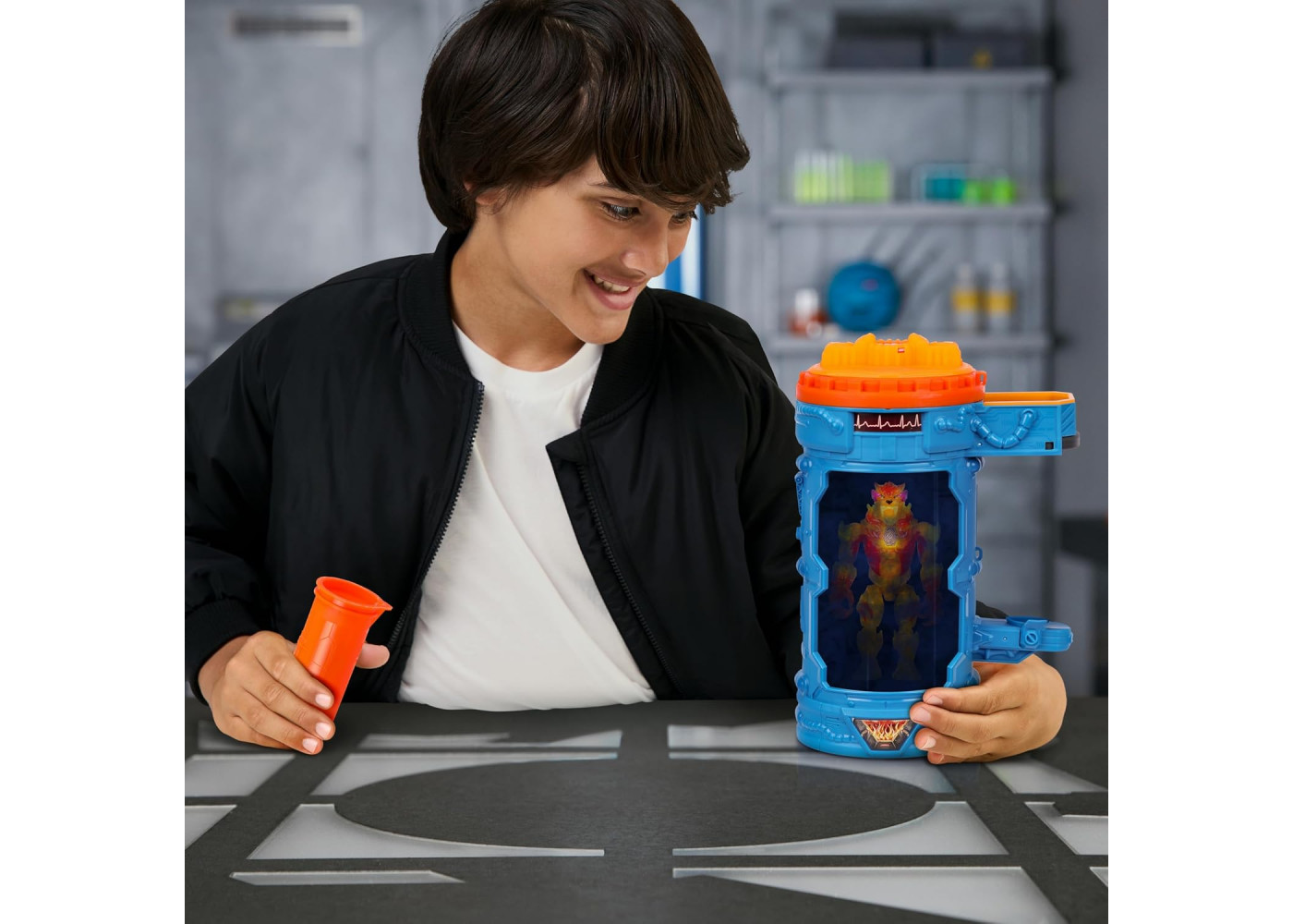 Фигурка Пантера Лаборатория Превращения Мистера Биста MrBeast Lab Mutators Fire Panther Moose Toys 25009