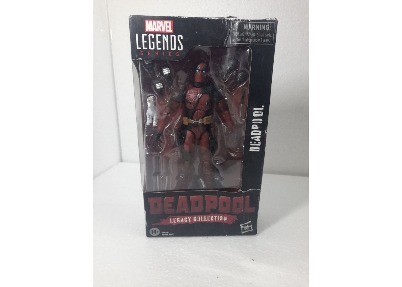 Фигурка Дэдпул (Уценка) 16 см с аксессуарами Legacy Collection Deadpool Marvel BG0970