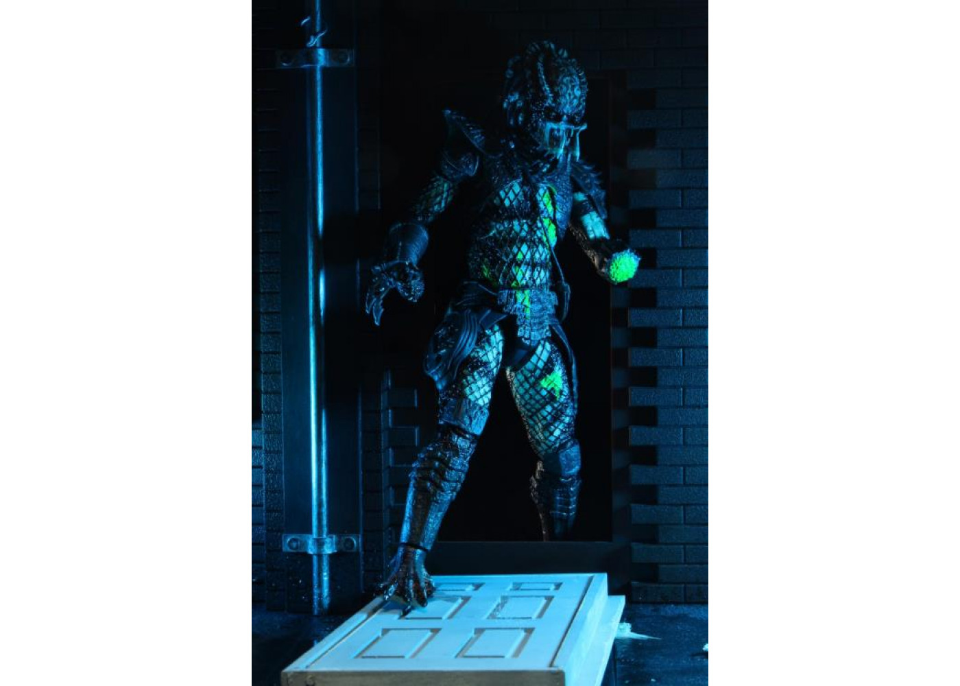 Фигурка Городской охотник с боевыми ранениями Predator 2 Ultimate Battle-Damaged City Hunter Neca 51428