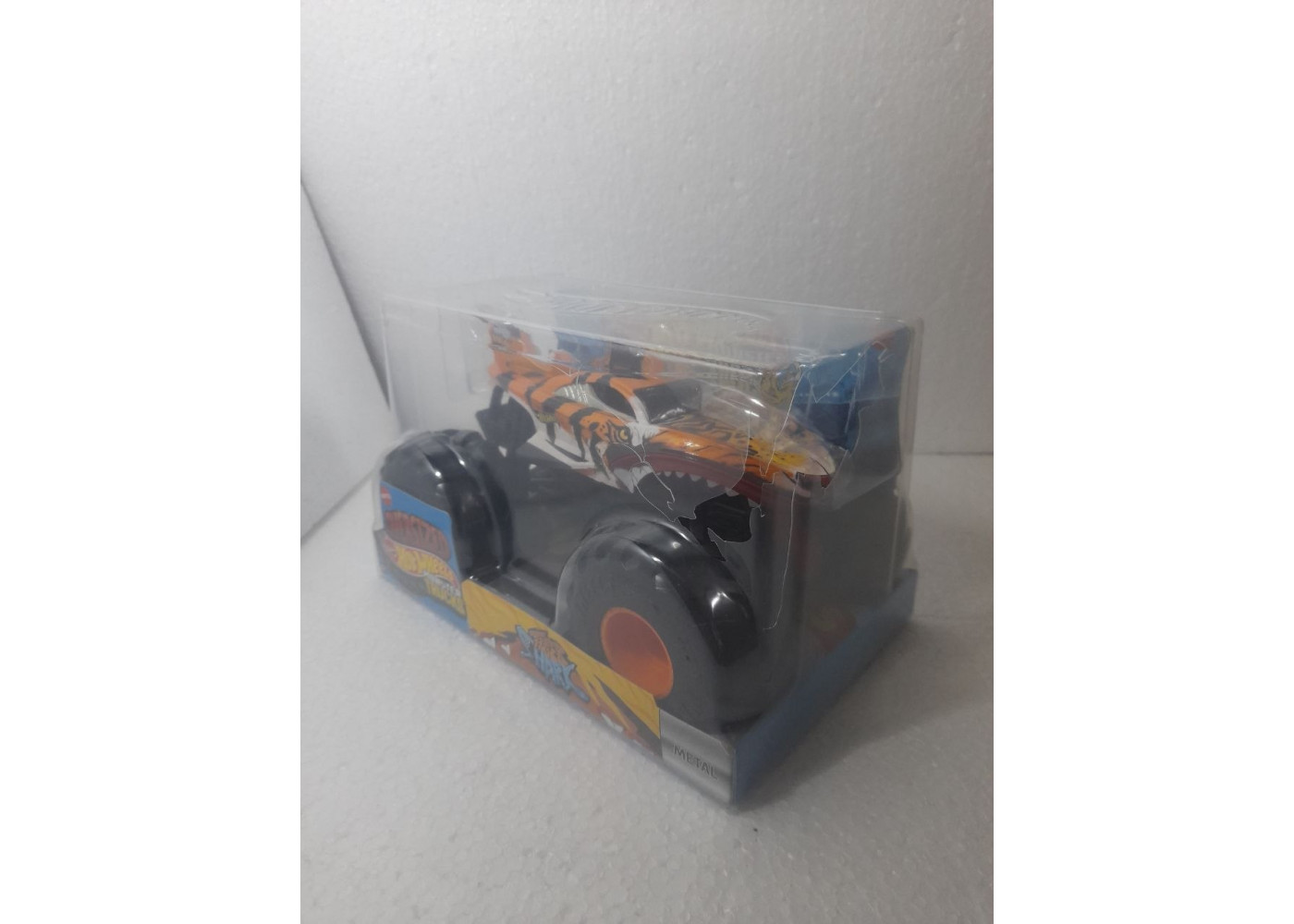 Джип Хот Вилс (Уценка) Монстр Трак Тигровая Акула Hot Wheels Monster Trucks Tiger Shark Mattel BGCX21