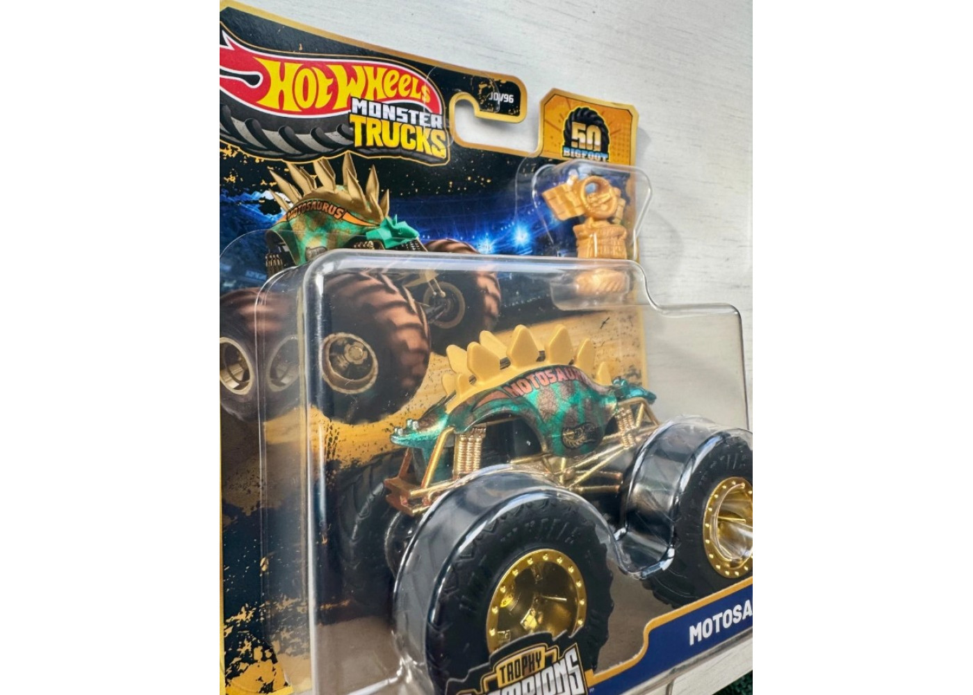 Машинка Хот Вілс Монстр Трак 1:64 Monster Trucks Motosaurus Trophy Champions Mattel JDV06