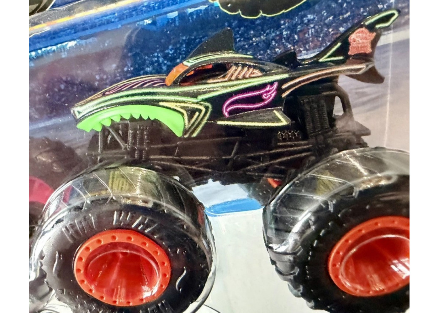 Машинки Хот Вілс Монстр Трак 1:64 Monster Trucks Piran-Ahhhh vs Shark Wreak Mattel JLV82