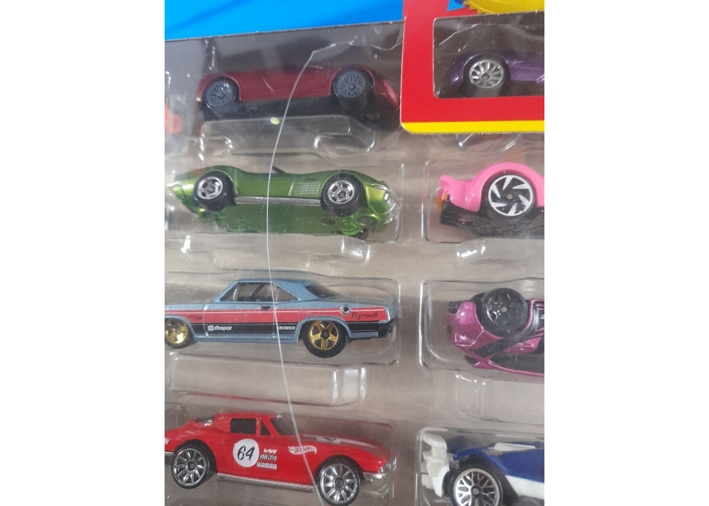 Набор машинок Хот Вилc 20 шт (Уценка) Hot Wheels 20-Car Gift Pack Mattel BH7045