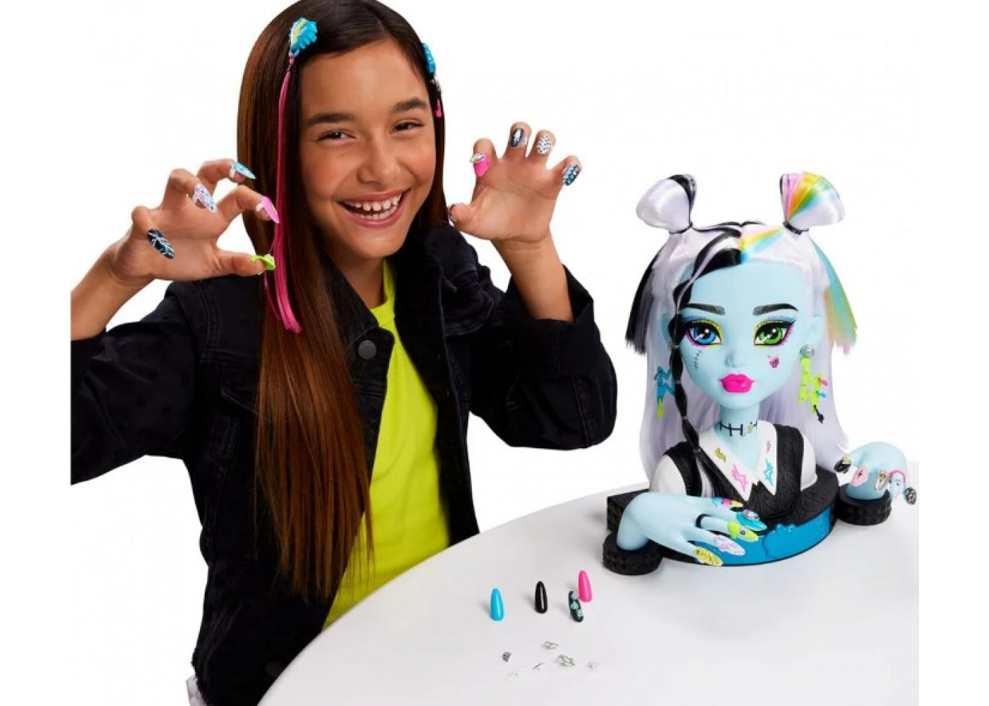 Манекен Монстер Хай Фрэнки Штейн для Стайлинга (Уценка) Monster High Frankie Stein Head for Hairstyling Mattel BHRP71