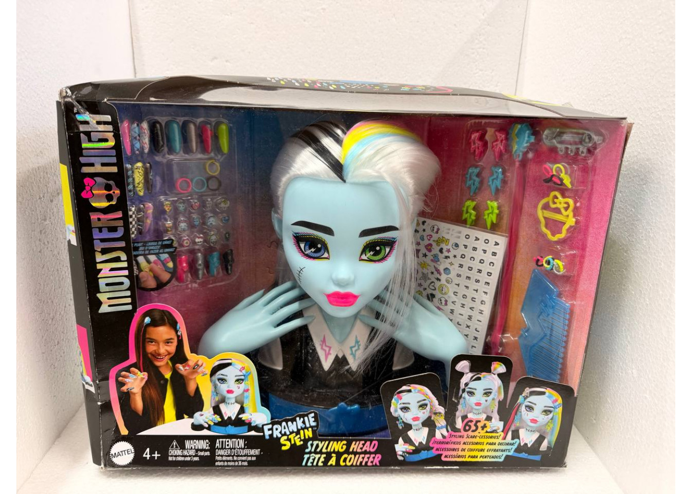 Манекен Монстер Хай Фрэнки Штейн для Стайлинга (Уценка) Monster High Frankie Stein Head for Hairstyling Mattel BHRP71