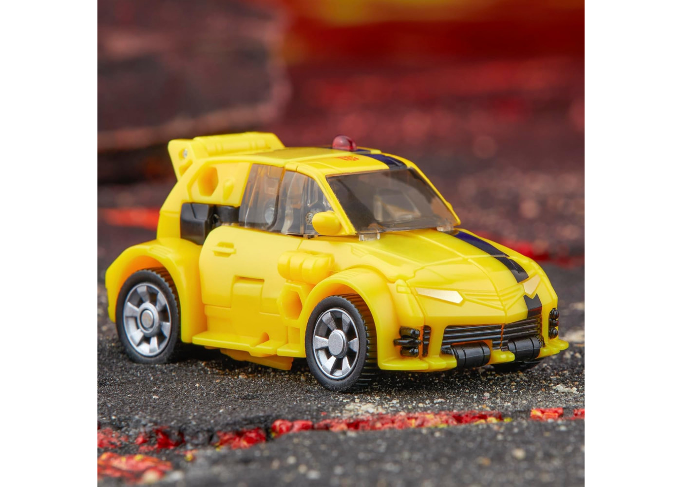 Трансформер Бамблбі Transformers Legacy Deluxe Class Bumblebee Hasbro F8524