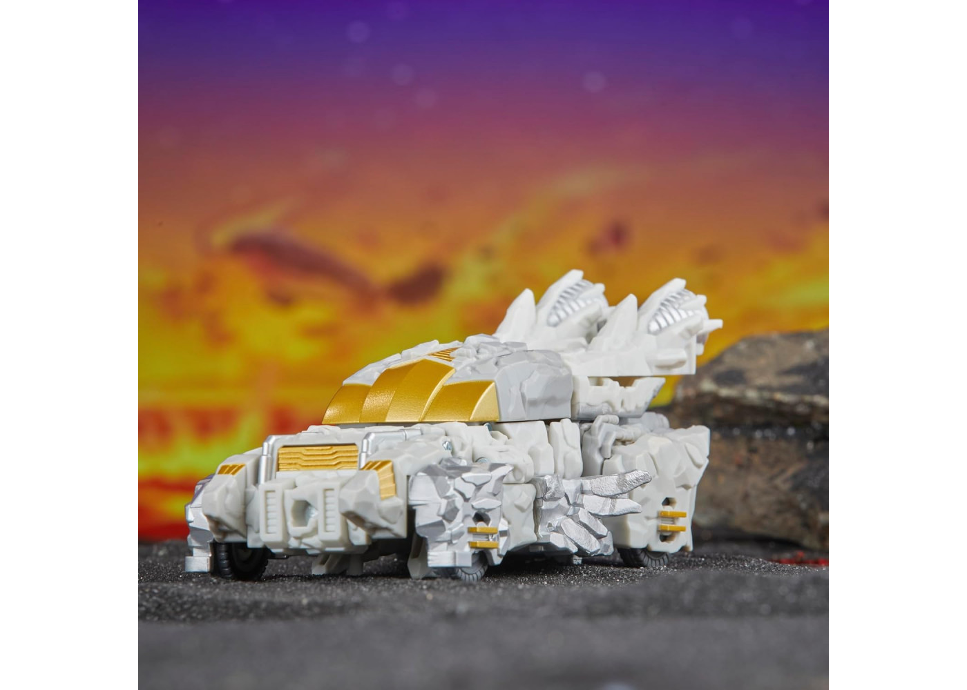 Трансформер Нуклеос Спадщина Transformers Legacy United Deluxe Class Nucleous Hasbro F8533