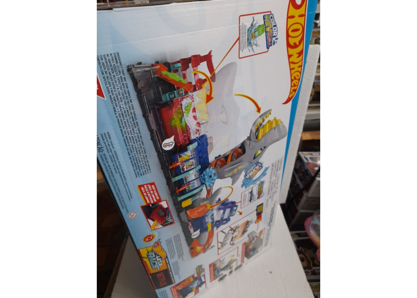 Трек Хот Вилс (Уценка) Измени Цвет Акула Hot Wheels City Color Changing Ultra Shark Car Wash Mattel BHTN82
